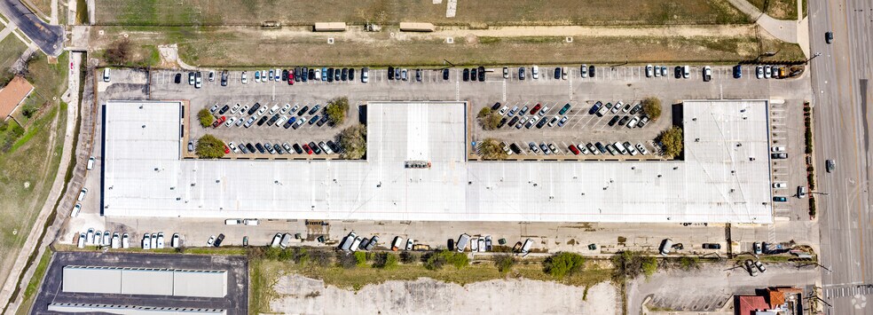 More Photos Of 3700 Fredericksburg Rd, San Antonio General Retail For Lease