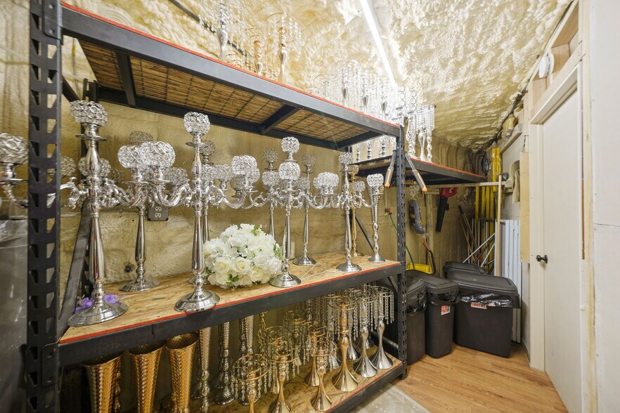 More Photos Of 19588 K St, Somerset Restaurant For Sale