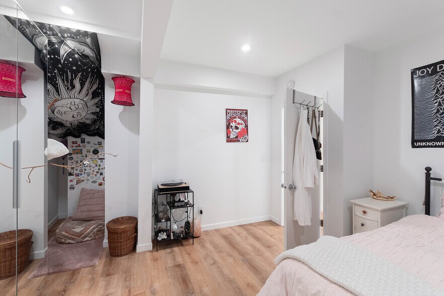 More Photos Of 7103 Lake View Rdg, Lake Ann Hospitality For Sale