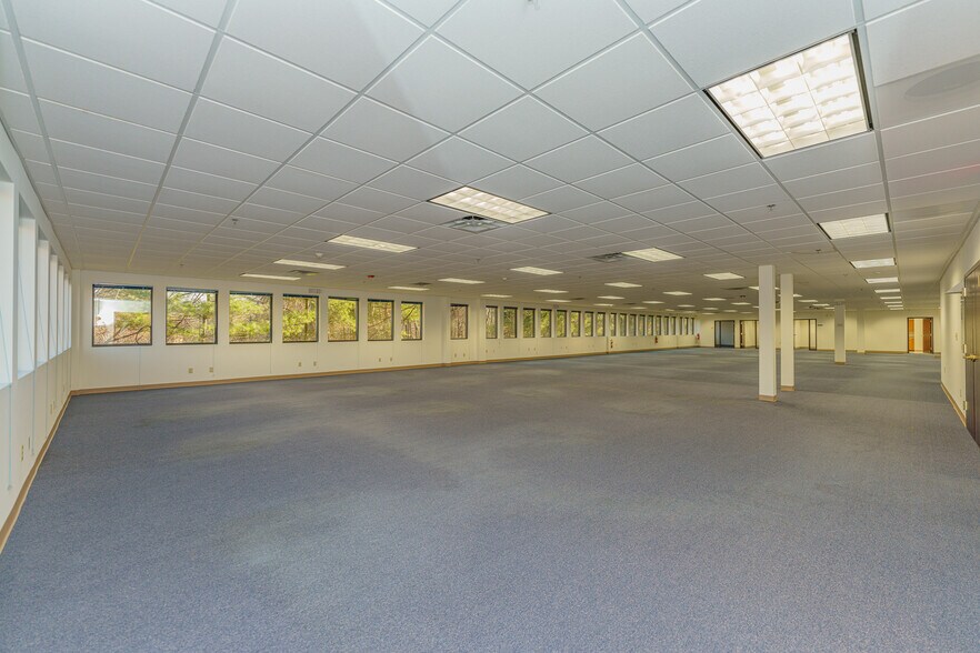 More Photos Of 10 Maxwell Dr, Clifton Park Medical For Lease