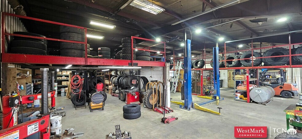 More Photos Of 824 Avenue B, Abernathy Service Station For Sale