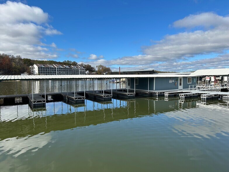 More Photos Of 256 Irish Hills Dr, Camdenton Hotel For Sale