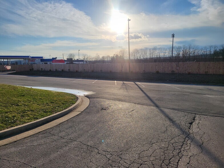 More Photos Of 7021 Global Dr, Louisville Land For Sale