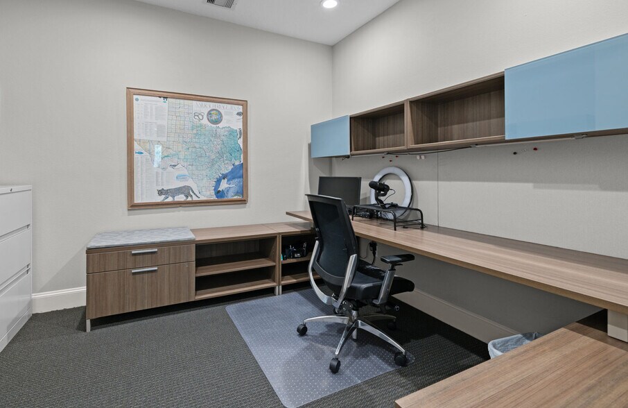 More Photos Of 25511 Budde Rd, The Woodlands Medical For Sale