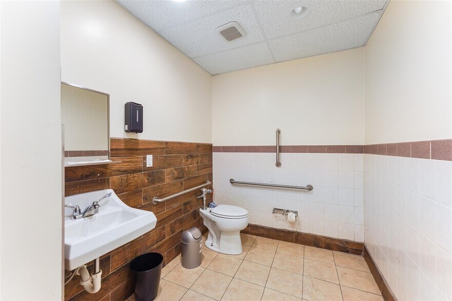 More Photos Of 1470 W Baltimore Pike, Toughkenamon Restaurant For Sale