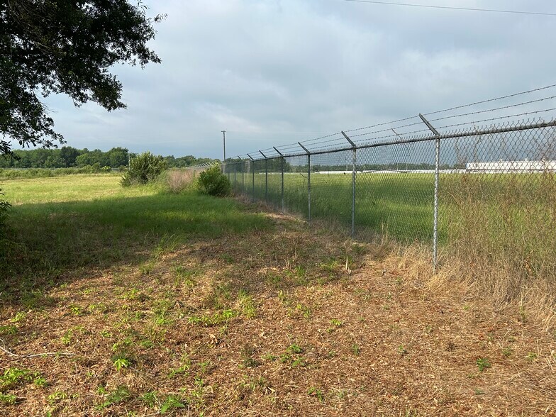 More Photos Of South US Hwy 79/84, Palestine Land For Sale