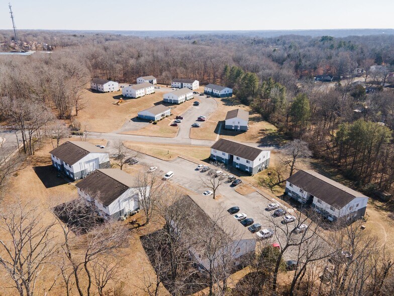 More Photos Of 1351 Avondale Dr, Clarksville Apartments For Sale