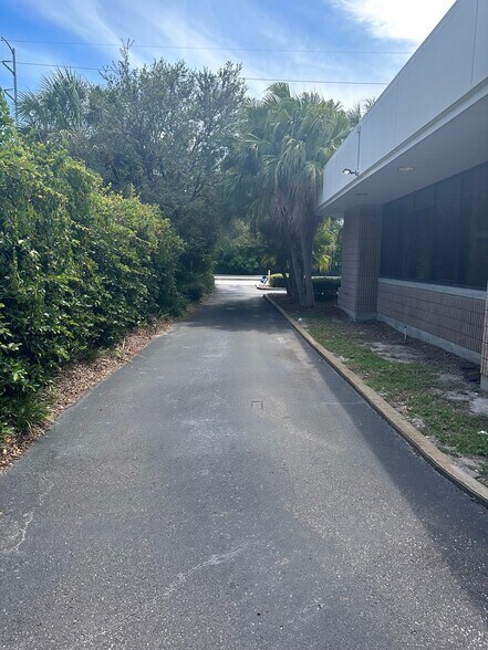 More Photos Of 2440 Sunset Point Rd, Clearwater Medical For Lease