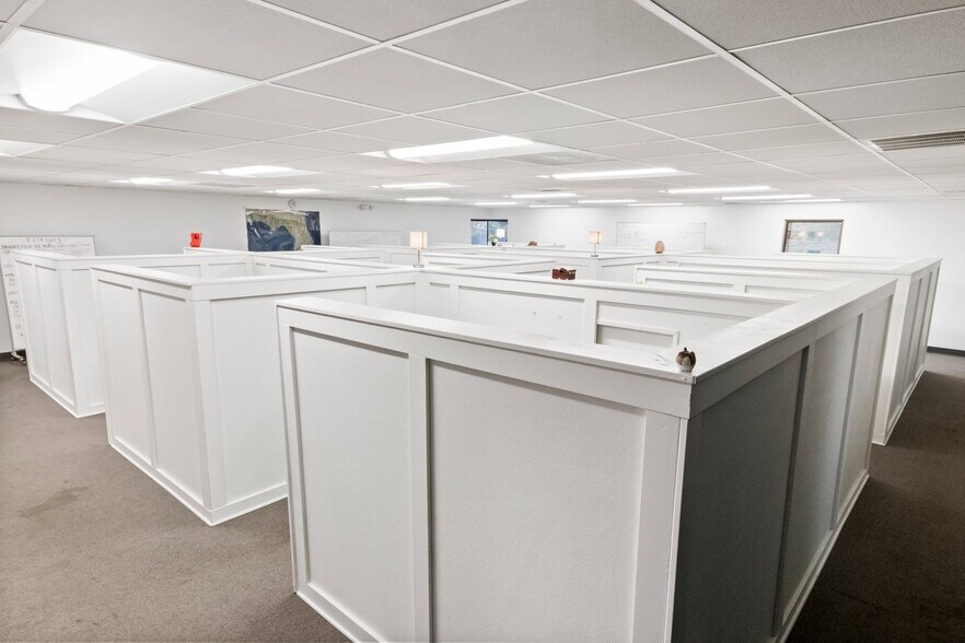 More Photos Of 2433 Gulf To Bay Blvd, Clearwater Storefront Retail Office For Lease