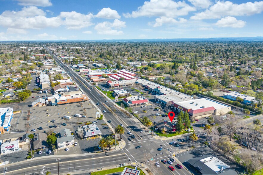 More Photos Of 6400 Fair Oaks Blvd, Carmichael Restaurant For Sale