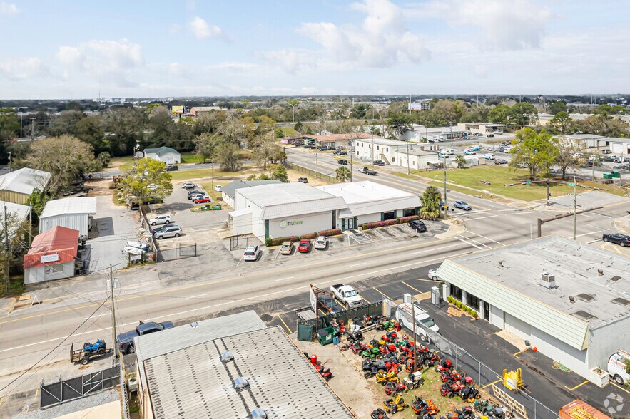 More Photos Of 3119 N Davis St, Pensacola Storefront Retail Office For Sale