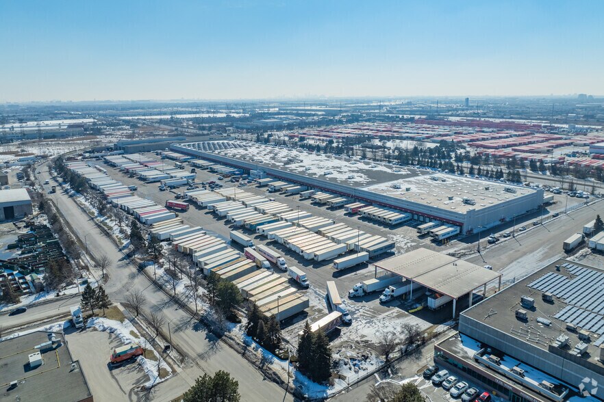 More Photos Of 8495 Goreway Dr, Brampton Warehouse For Lease