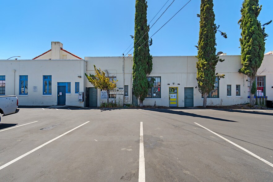 More Photos Of 701-713 Main St, Ramona Storefront For Lease