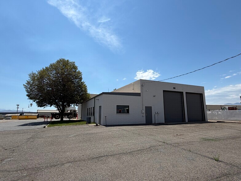 More Photos Of 5555 Leo Park Rd, West Jordan Warehouse For Lease