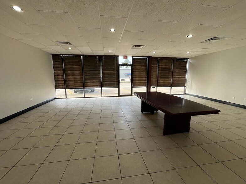 More Photos Of 2810 Louetta Rd, Spring Unknown For Lease