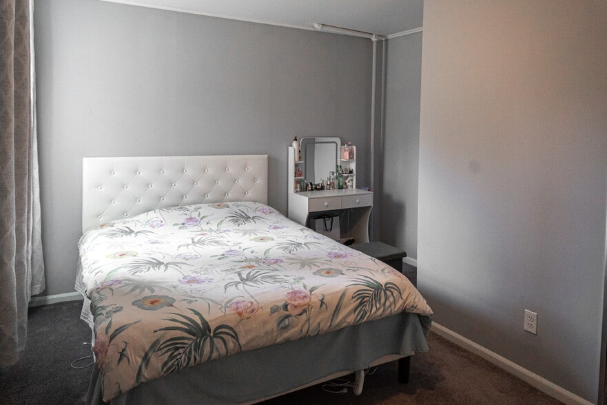 More Photos Of 15 Lakeview Pl, Verona Apartments For Sale