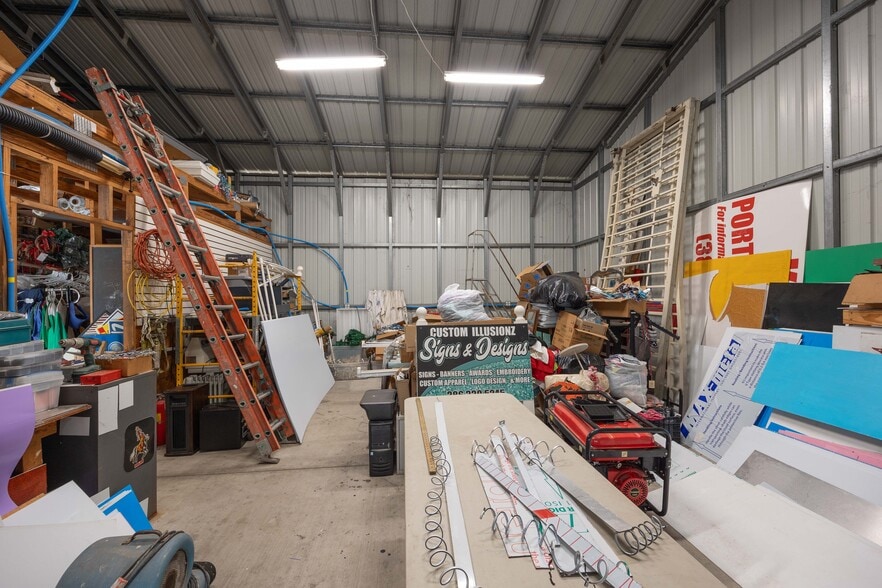 More Photos Of 319 E Howard St, Live Oak Storefront Retail Office For Sale