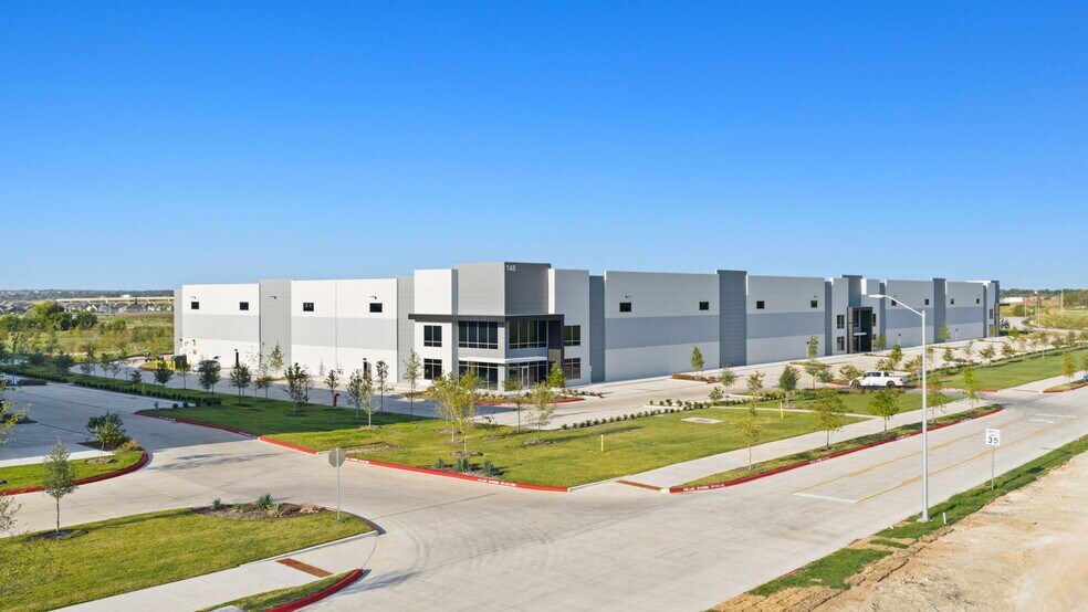 More Photos Of 148 Parker Way, Hutto Distribution For Sale