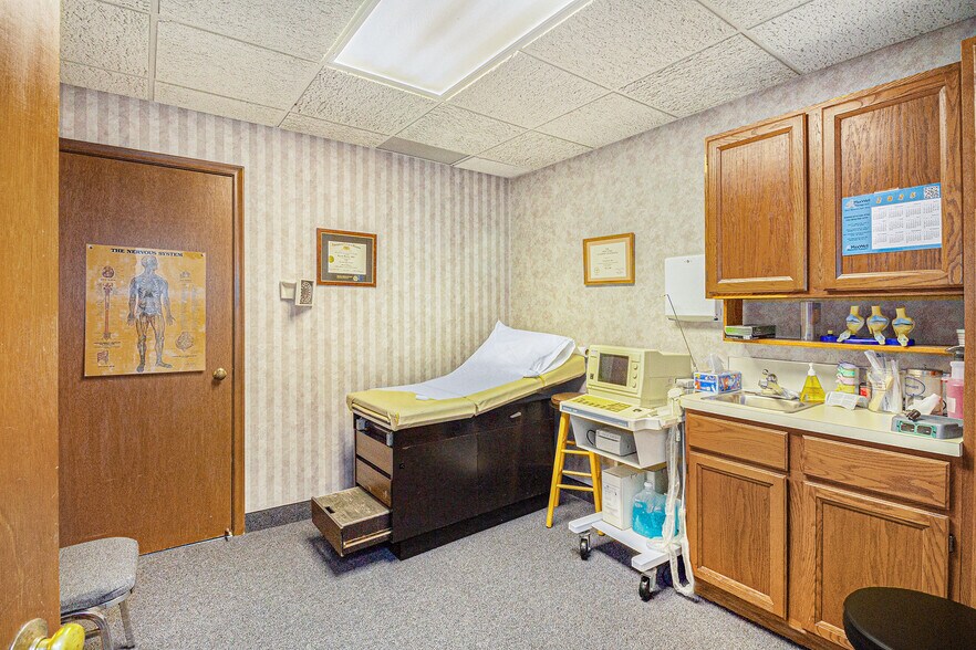 More Photos Of 1121-1127 Villa Linde Ct, Flint Medical For Sale