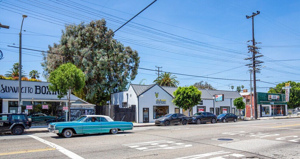 More Photos Of 1611-1619 Lincoln Blvd, Venice Storefront For Lease