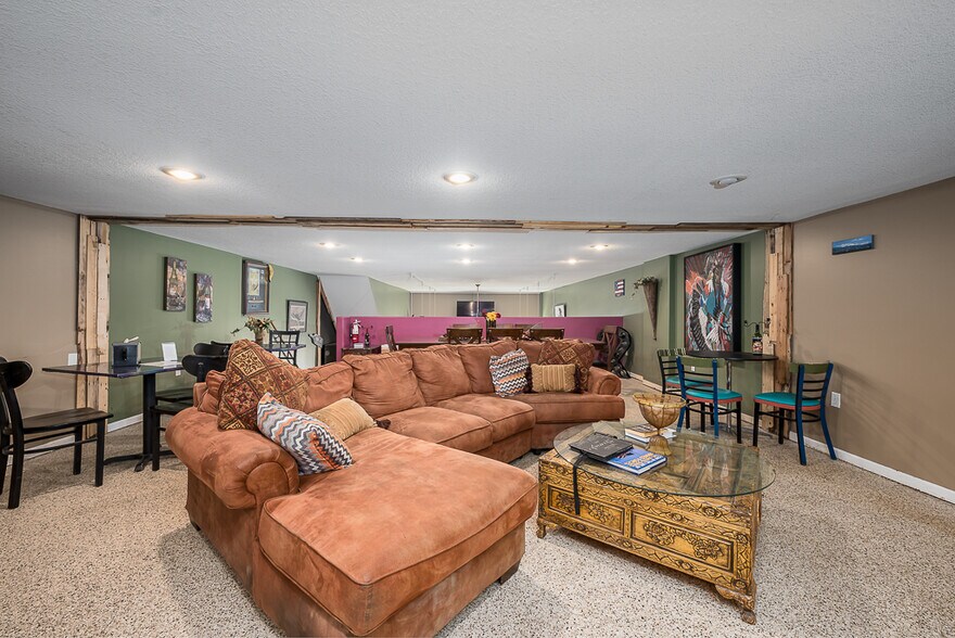 More Photos Of 620 Cherokee St, Leavenworth Storefront For Sale