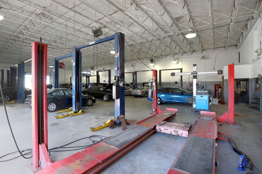 More Photos Of 6239 S Orange Blossom Trl, Orlando Auto Dealership For Sale