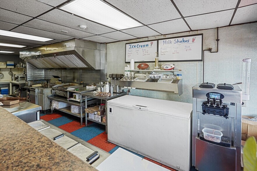 More Photos Of 308 Main St, Oxford Apartments For Sale