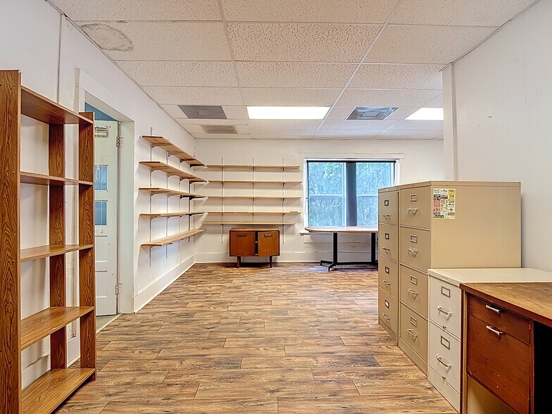 More Photos Of 390 N Bridge St, LaBelle Storefront Retail Office For Sale