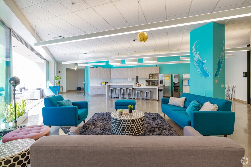 More Photos Of 3120 Scott Blvd, Santa Clara Research And Development For Lease