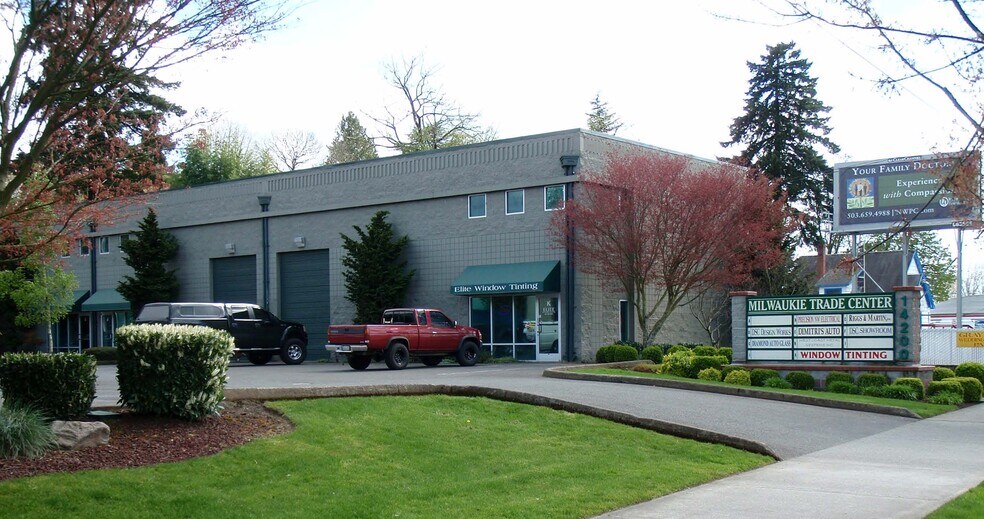Primary Photo Of 14200 SE McLoughlin Blvd, Portland Showroom For Lease