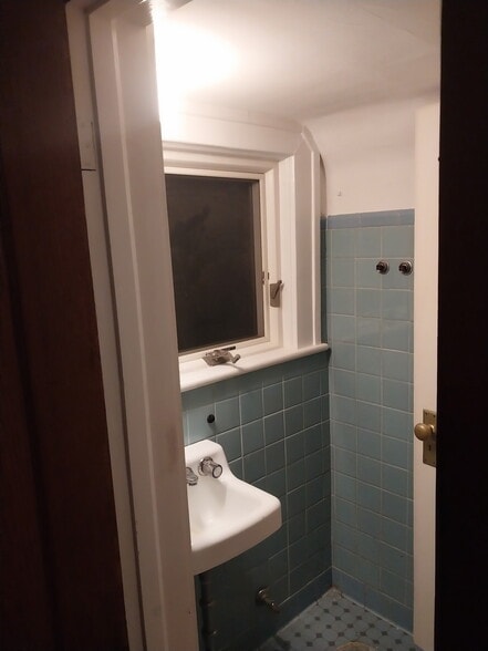 More Photos Of 2319 Avenham Ave SW, Roanoke Apartments For Sale