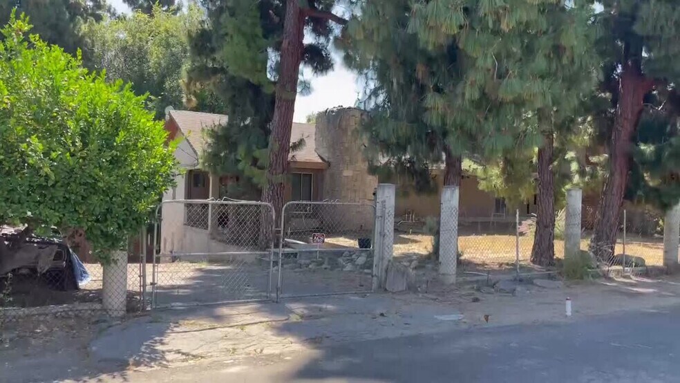 Primary Photo Of 5332 Leghorn Ave, Sherman Oaks Land For Sale