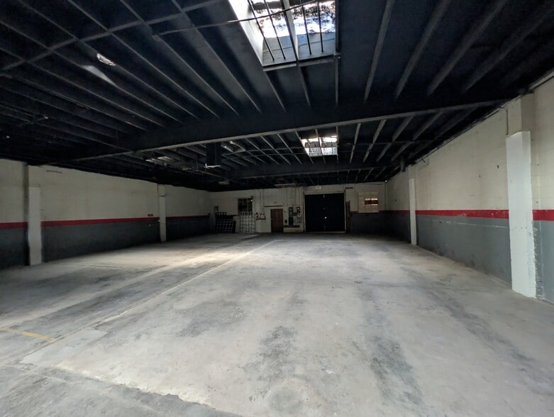More Photos Of 7624 San Fernando Rd, Sun Valley Industrial For Lease