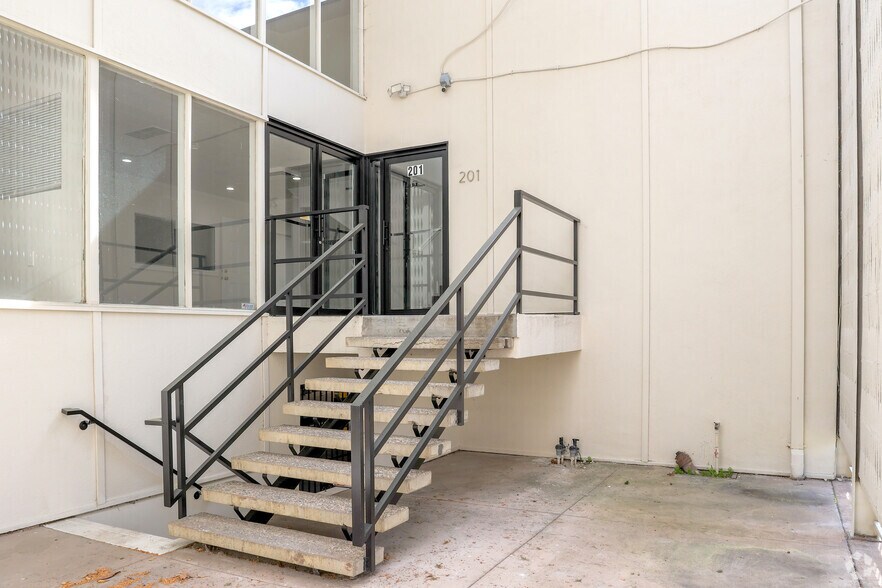 More Photos Of 556 N 1st St, San Jose Medical For Sale