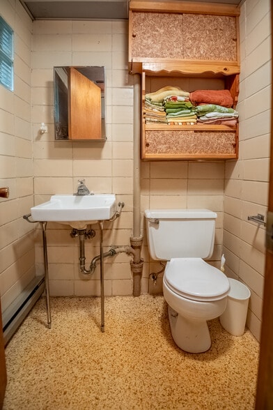 More Photos Of 519 N Hermitage Rd, Hermitage Office Residential For Sale