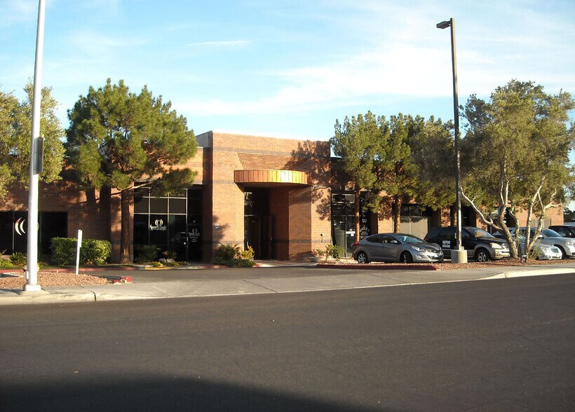 More Photos Of 6600 W Charleston Blvd, Las Vegas Office For Lease