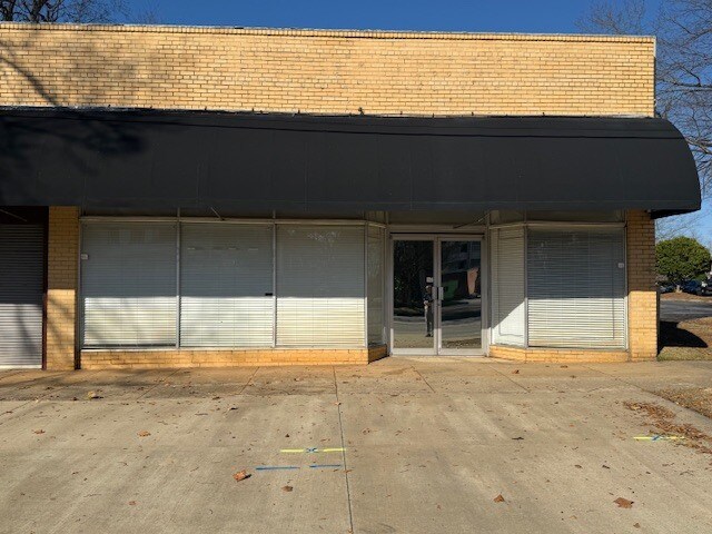 Primary Photo Of 309 14th St, Columbus Storefront For Lease
