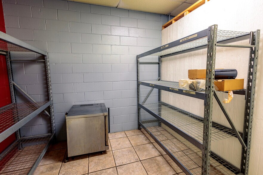 More Photos Of 15908 Main St, Town Creek General Retail For Sale