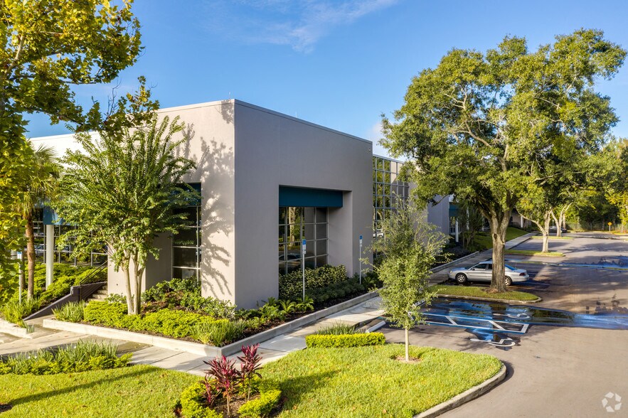 More Photos Of 100 Sunport Ln, Orlando Light Distribution For Lease