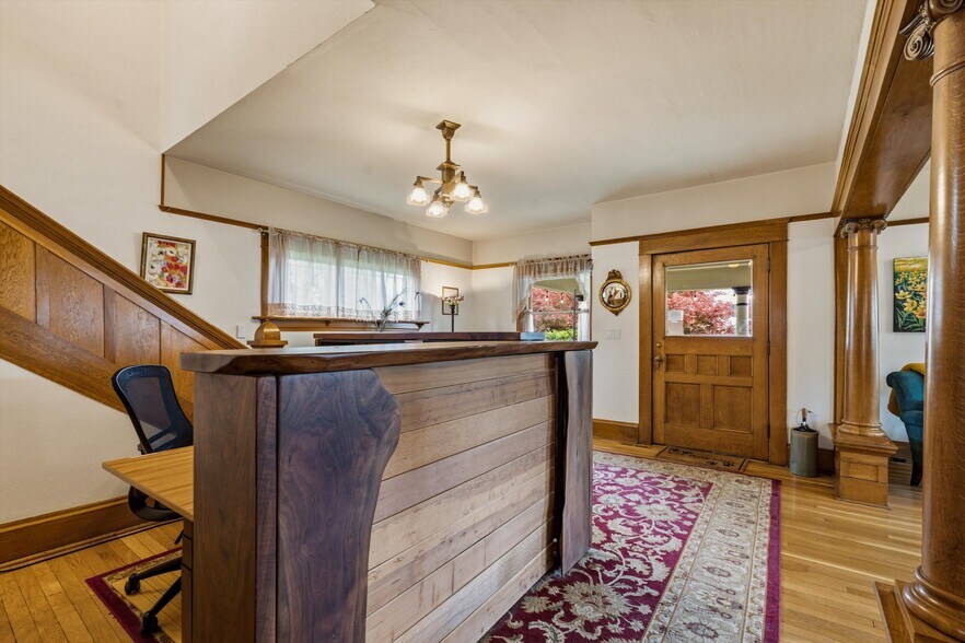 More Photos Of 340 NW 7th St, Corvallis Office Residential For Sale