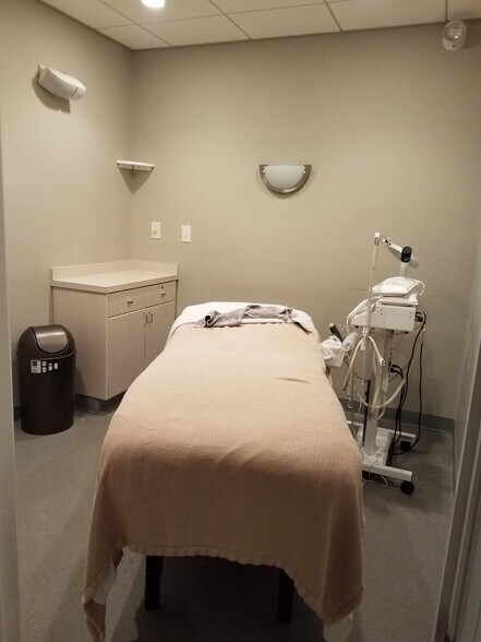 More Photos Of 1860-1868 Centre St, West Roxbury General Retail For Sale