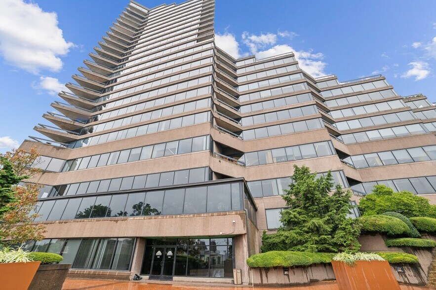 More Photos Of 1301 Grandview Ave, Pittsburgh Office For Sale