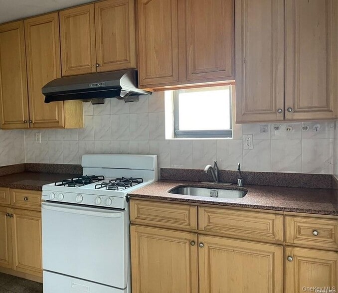 More Photos Of 13225 Pople Ave, Flushing Apartments For Sale