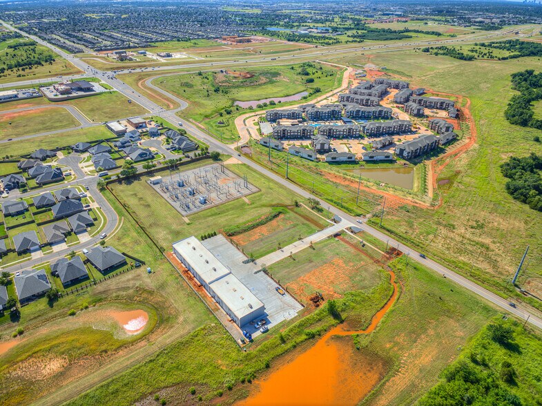 More Photos Of 4009 NW 164th St, Edmond Industrial For Sale