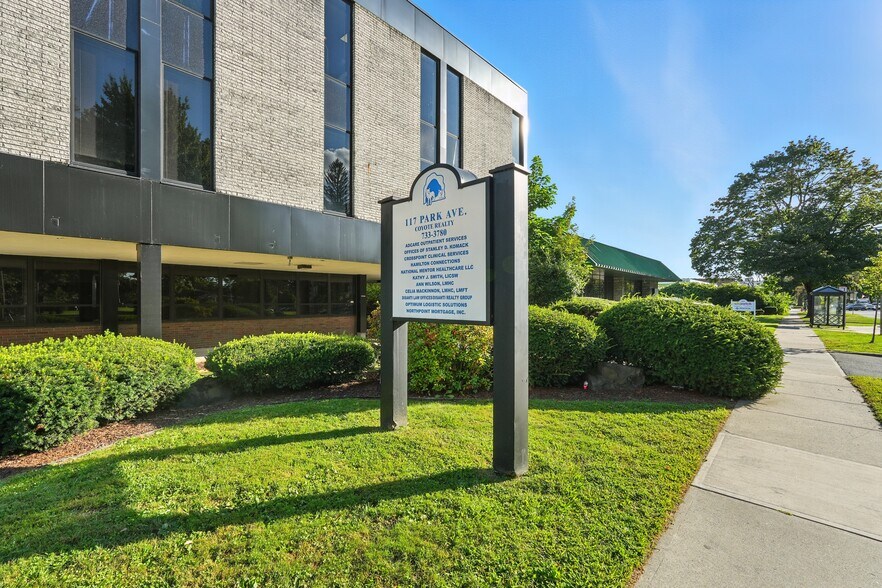 More Photos Of 117 Park Ave, West Springfield Office For Sale