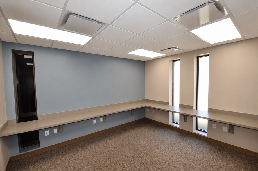 More Photos Of 194 W Park Cir, North Wilkesboro Medical For Sale