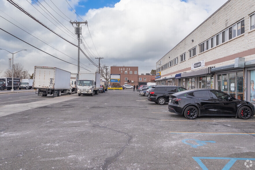 More Photos Of 160-39-160-61 Rockaway Blvd, Jamaica Storefront Retail Office For Lease