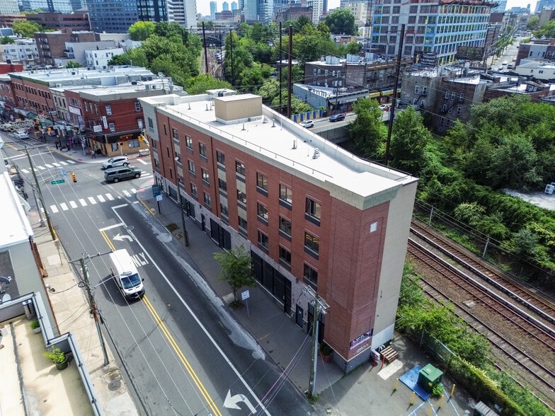 More Photos Of 845 Newark Ave, Jersey City Medical For Lease