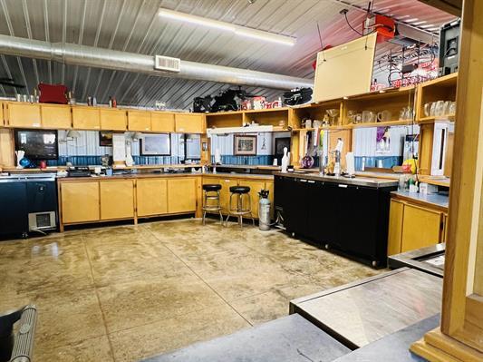 More Photos Of 131 S Thorp St, Marion Sports And Entertainment For Sale
