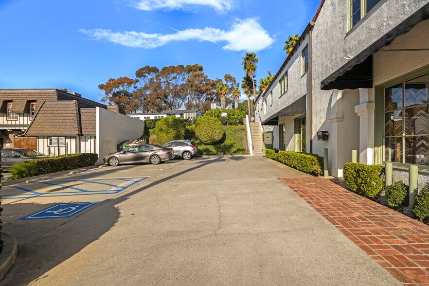 More Photos Of 415 N El Camino Real, San Clemente Office For Sale